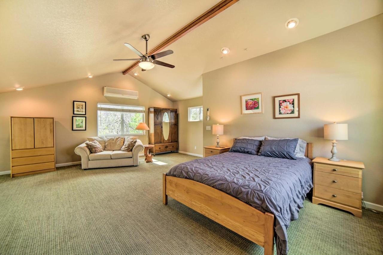 Hilltop Loft Ukiah Vacation Rental! 외부 사진