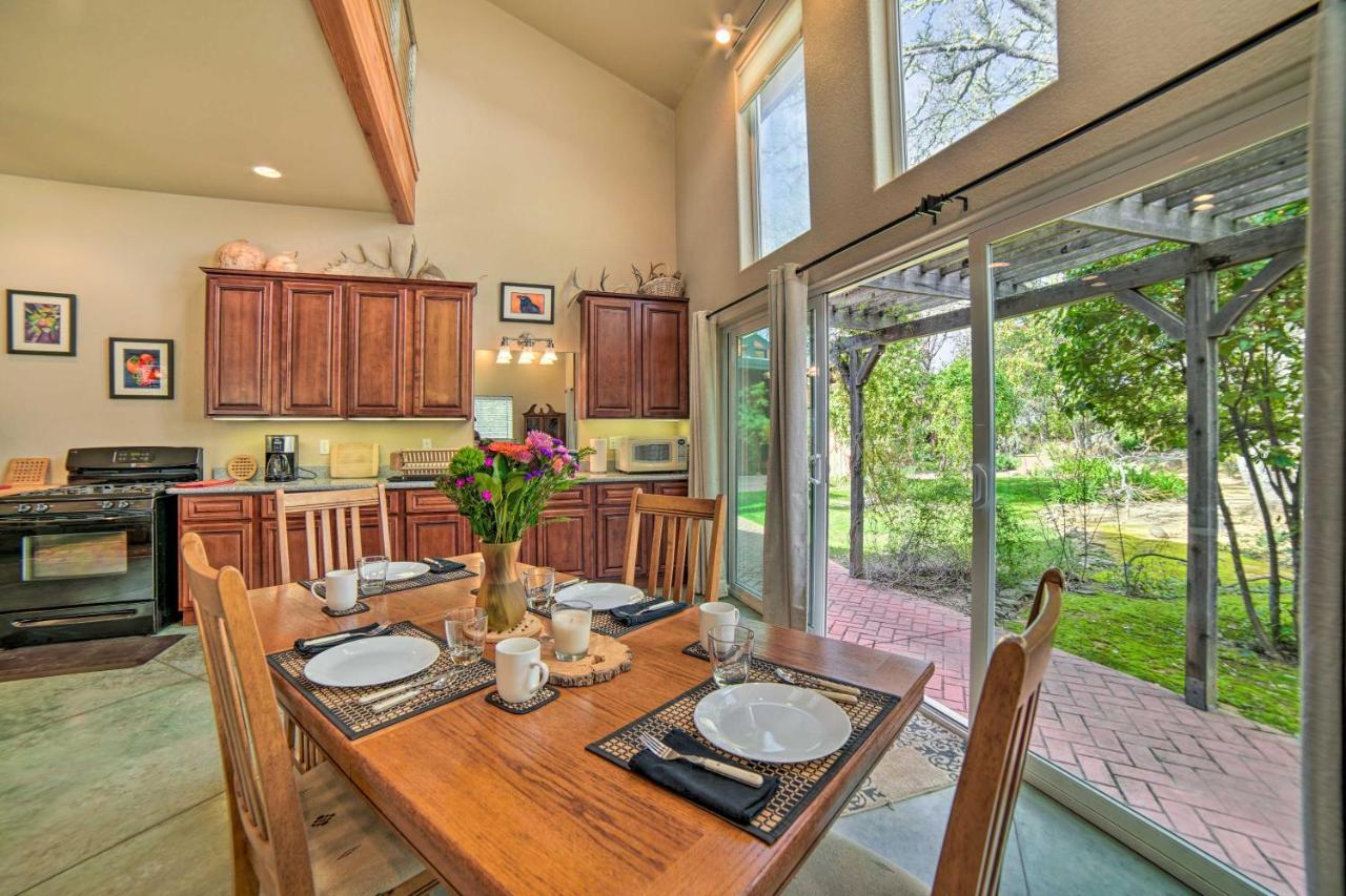 Hilltop Loft Ukiah Vacation Rental! 외부 사진