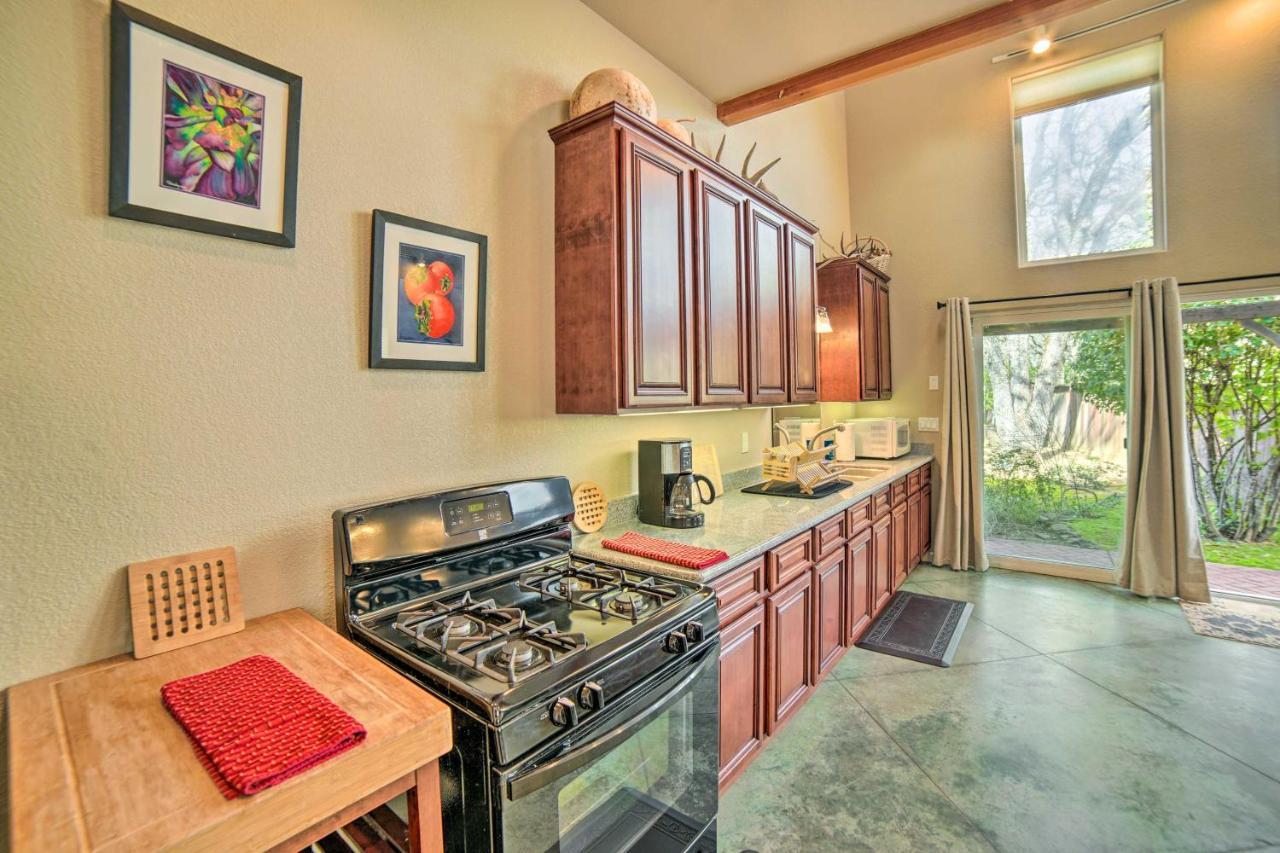 Hilltop Loft Ukiah Vacation Rental! 외부 사진