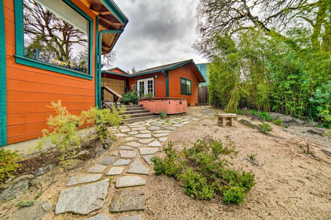 Hilltop Loft Ukiah Vacation Rental! 외부 사진