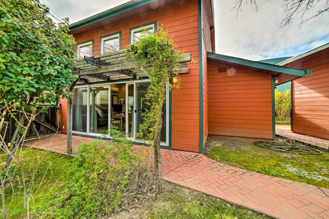 Hilltop Loft Ukiah Vacation Rental! 외부 사진